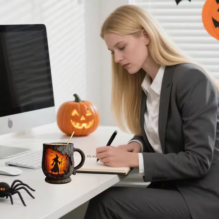 Mug Halloween Embossé Fait Main – Design Sorcière et Chat