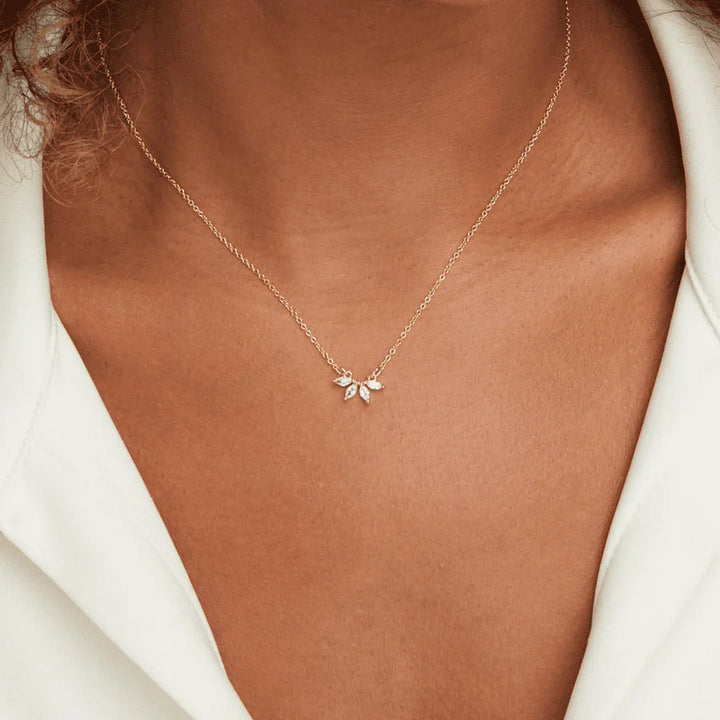 Lucie | Collier en Cristal Étincelant Feuille