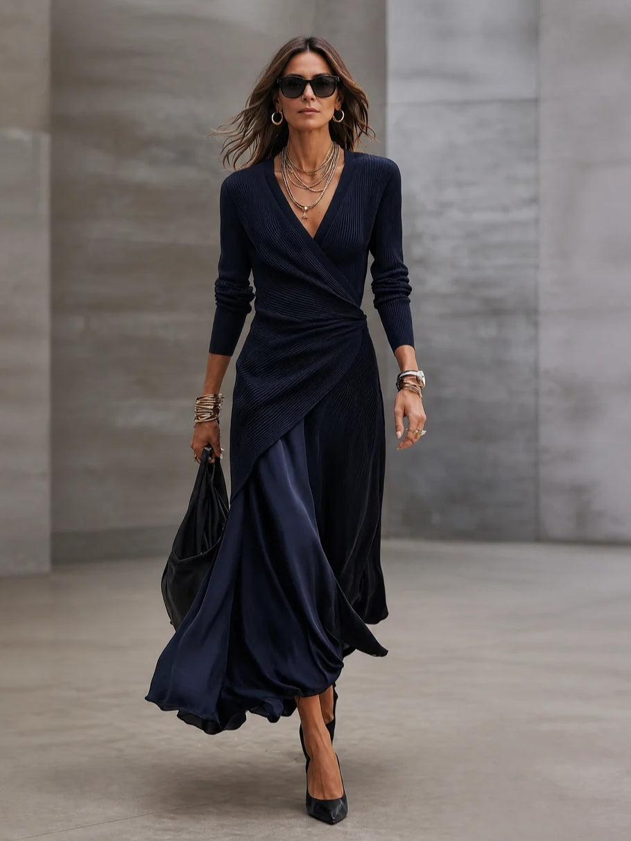 Loredana | Robe Maxi Asymétrique avec Décolleté en V et Panneaux en Satin Bleu Marine