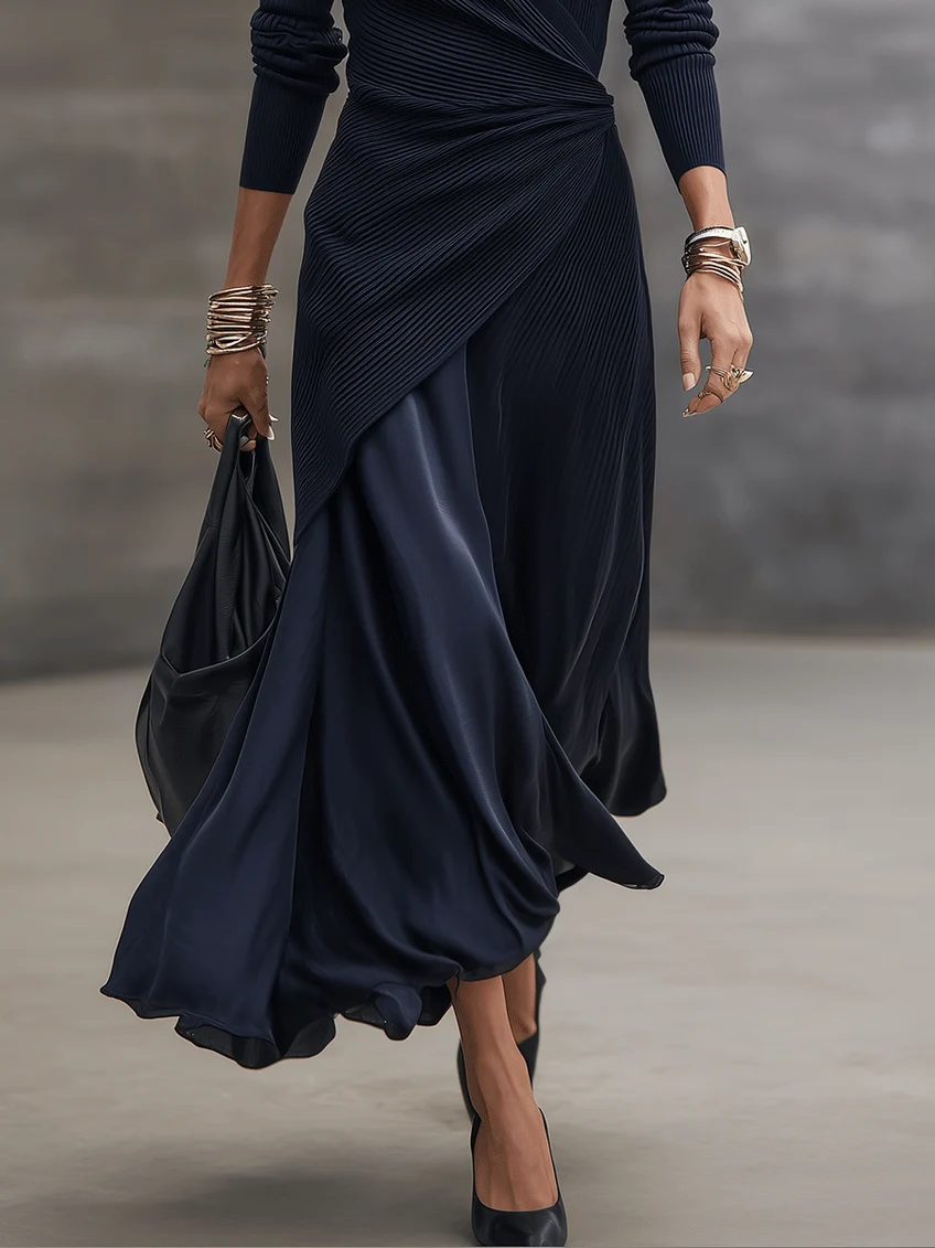 Loredana | Robe Maxi Asymétrique avec Décolleté en V et Panneaux en Satin Bleu Marine