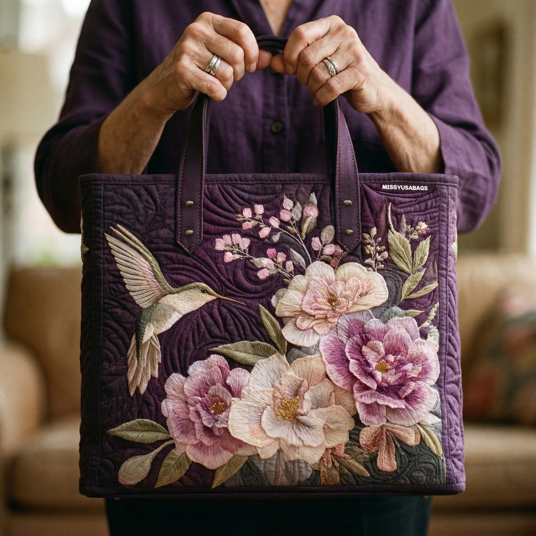 Sac fourre-tout matelassé violet avec colibris et orchidées