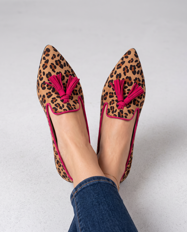 Mocassins Ginevra — Léopard Daim, Pompons Fuchsia