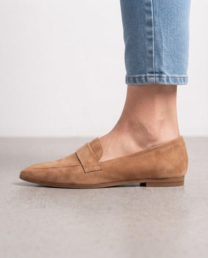 Mocassin à Bout Pointu avec Bandeau sur le Cou de Pied