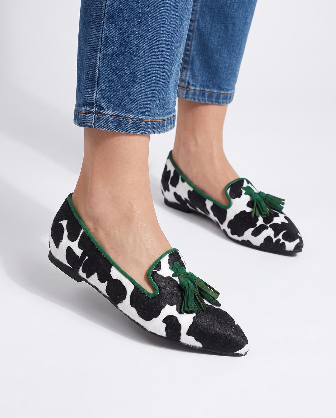 Mocassins Gênes — Vache Blanc et Noir, Pompons Verts