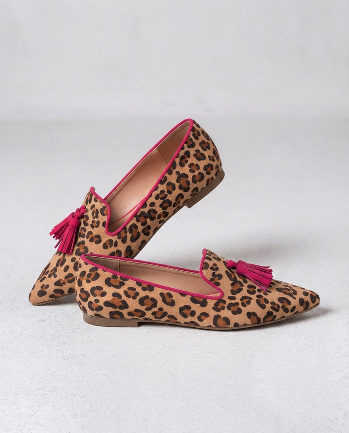 Mocassins Ginevra — Léopard Daim, Pompons Fuchsia